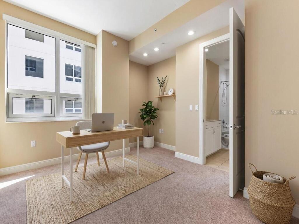 Listing photo id 23 for 2104 1st Street 2304