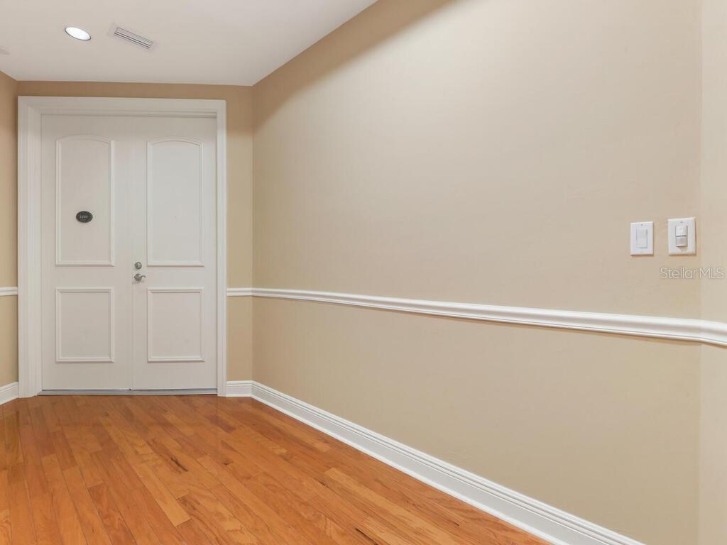 Listing photo id 30 for 2104 1st Street 2304