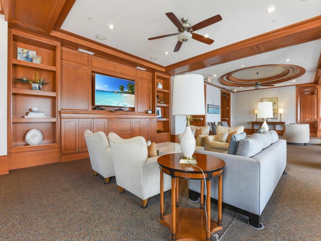 Listing photo id 34 for 2104 1st Street 2304