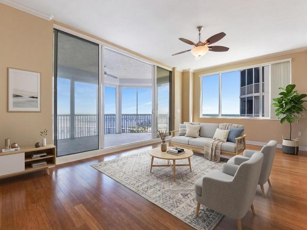 Listing photo id 3 for 2104 1st Street 2304