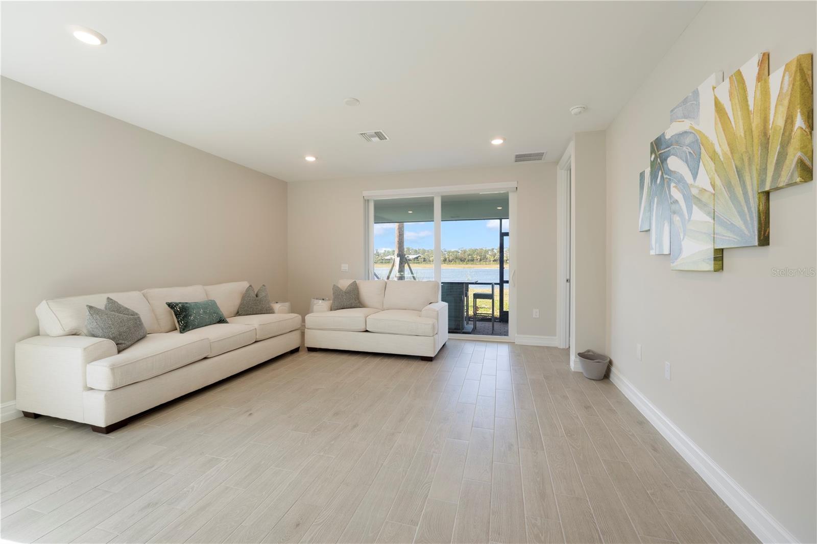 Image 14 of 89 For 17656 Oleander Avenue