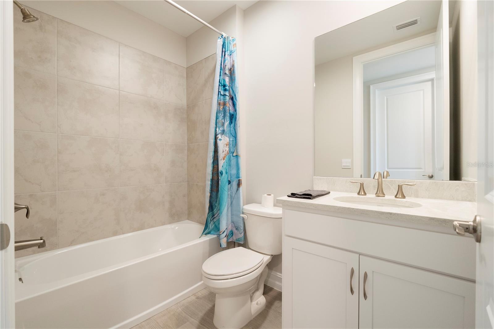 Image 20 of 89 For 17656 Oleander Avenue