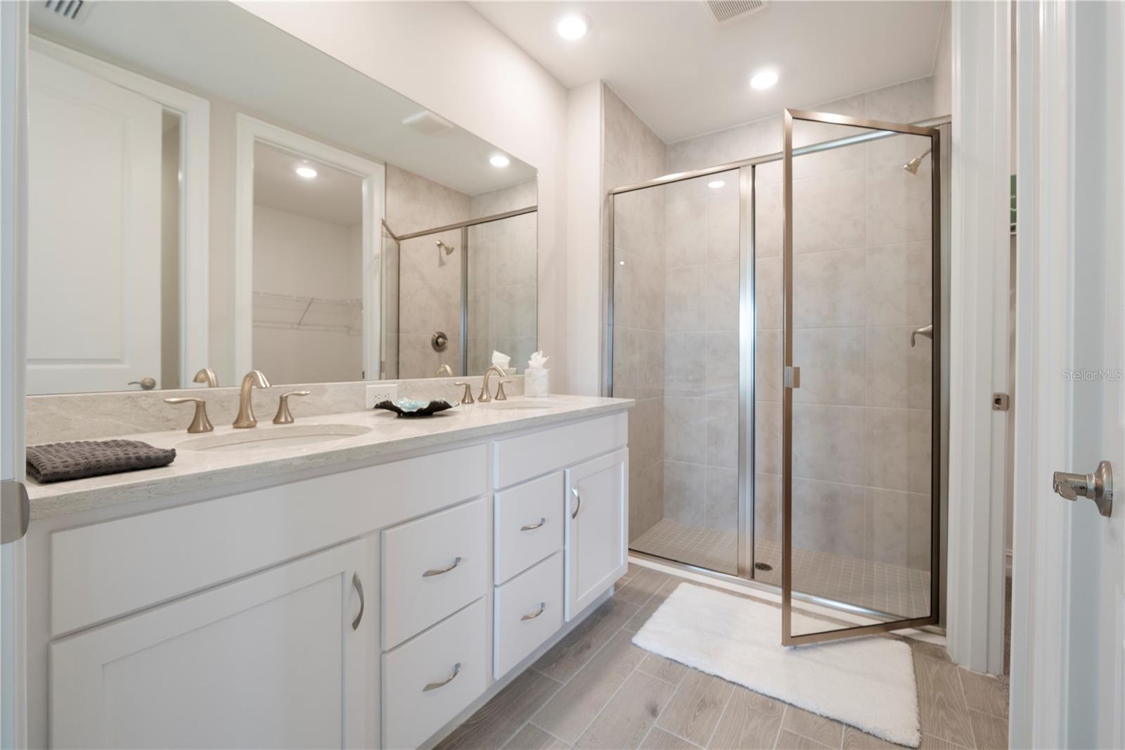 Image 27 of 89 For 17656 Oleander Avenue