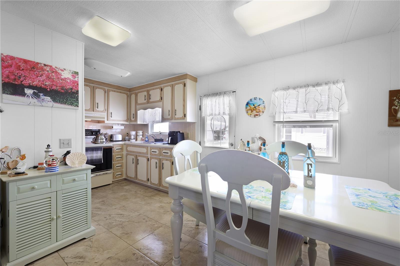 Image 18 of 87 For 2100 Kings Highway 406