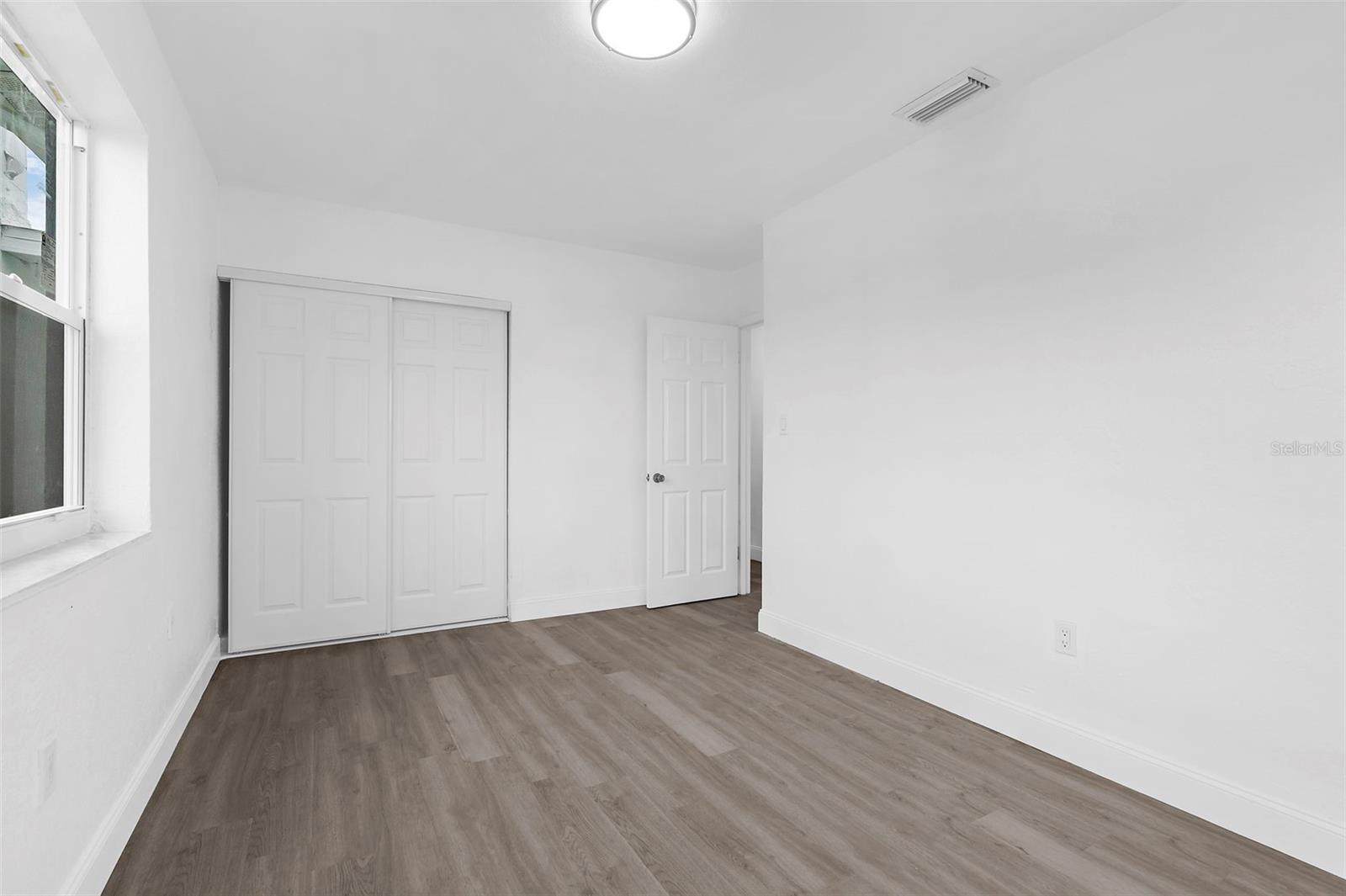 Image 14 of 26 For 21530 Glendale Avenue