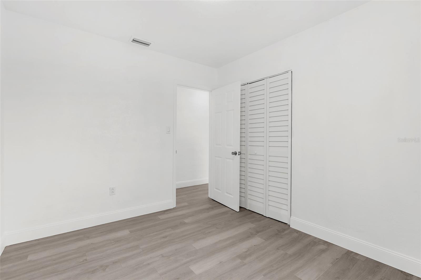 Image 15 of 26 For 21530 Glendale Avenue