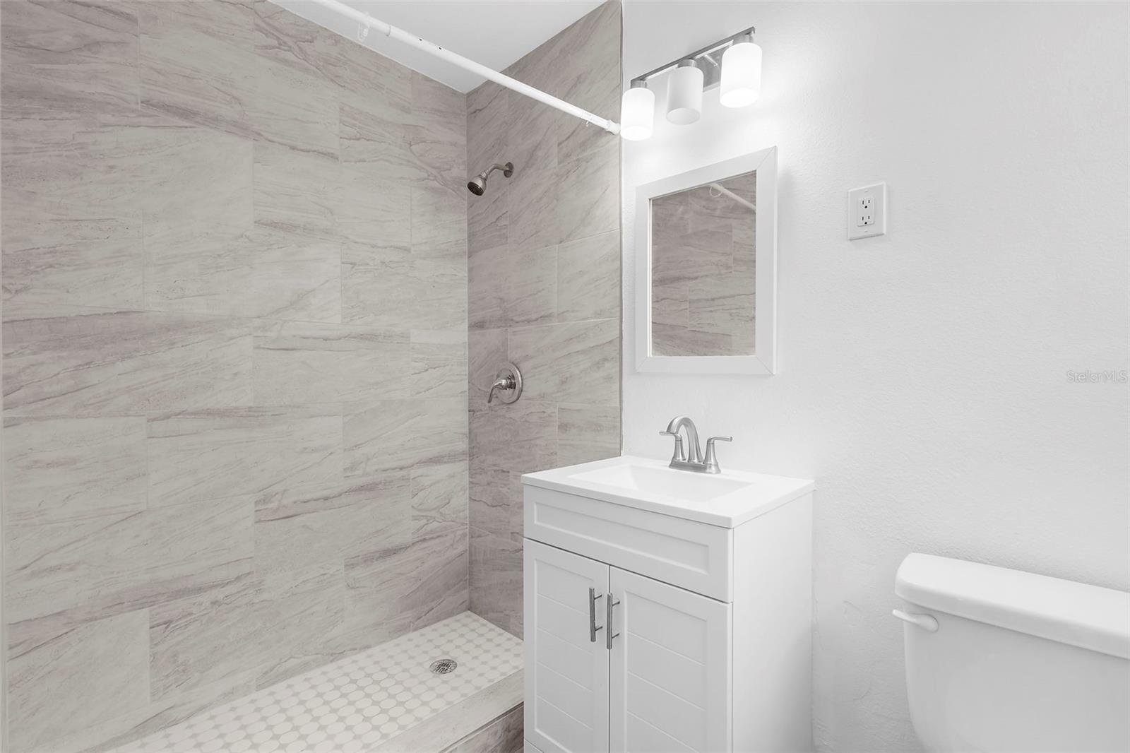 Image 19 of 26 For 21530 Glendale Avenue