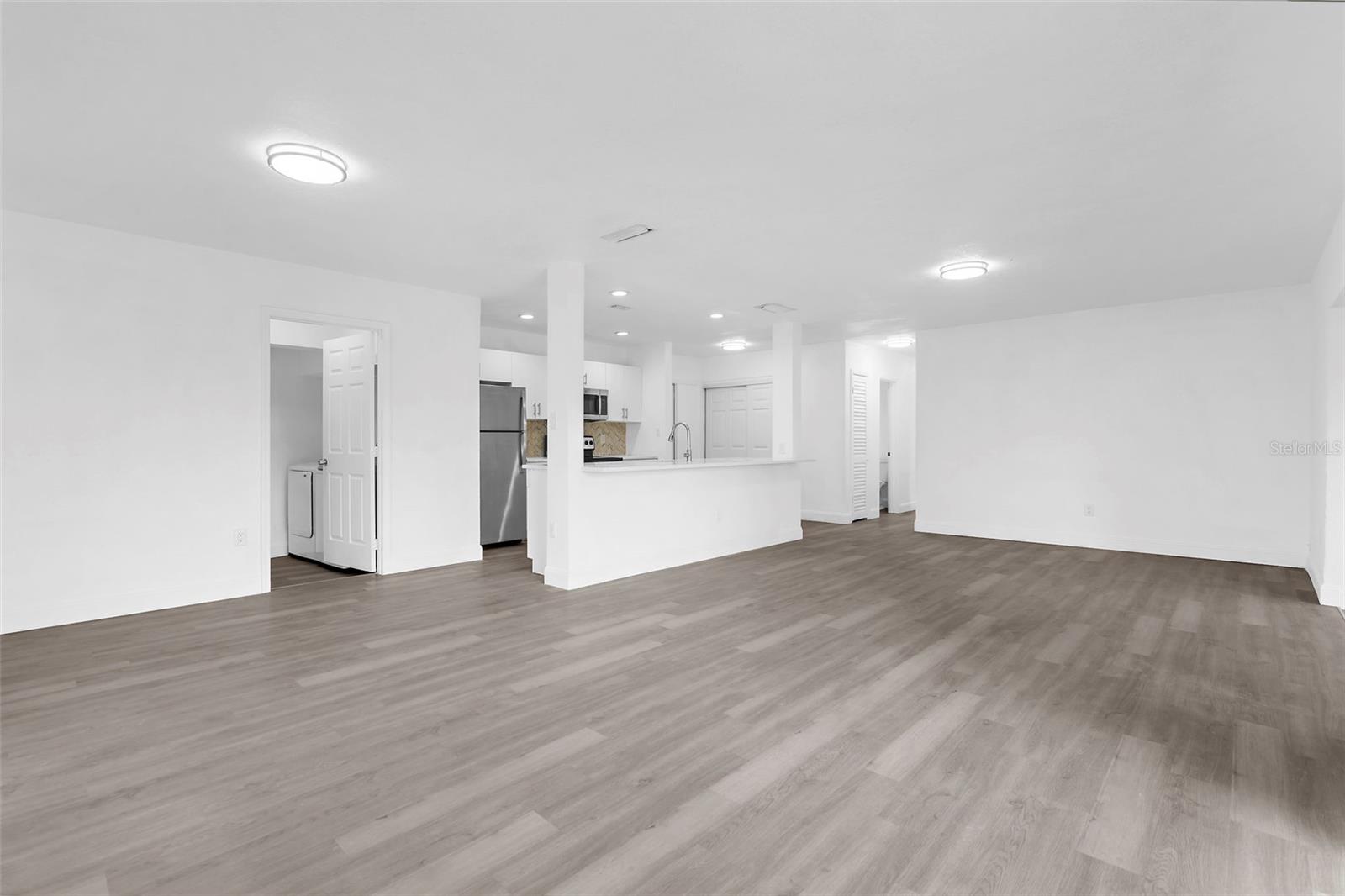 Image 2 of 26 For 21530 Glendale Avenue