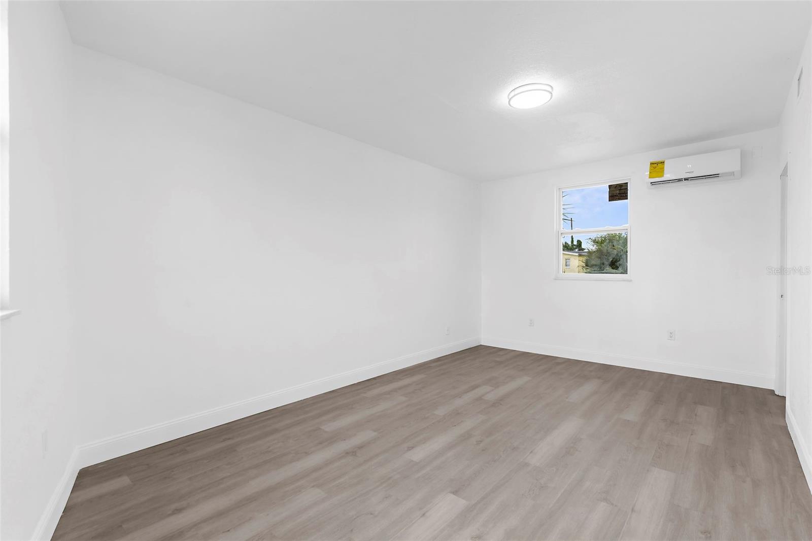 Image 22 of 26 For 21530 Glendale Avenue