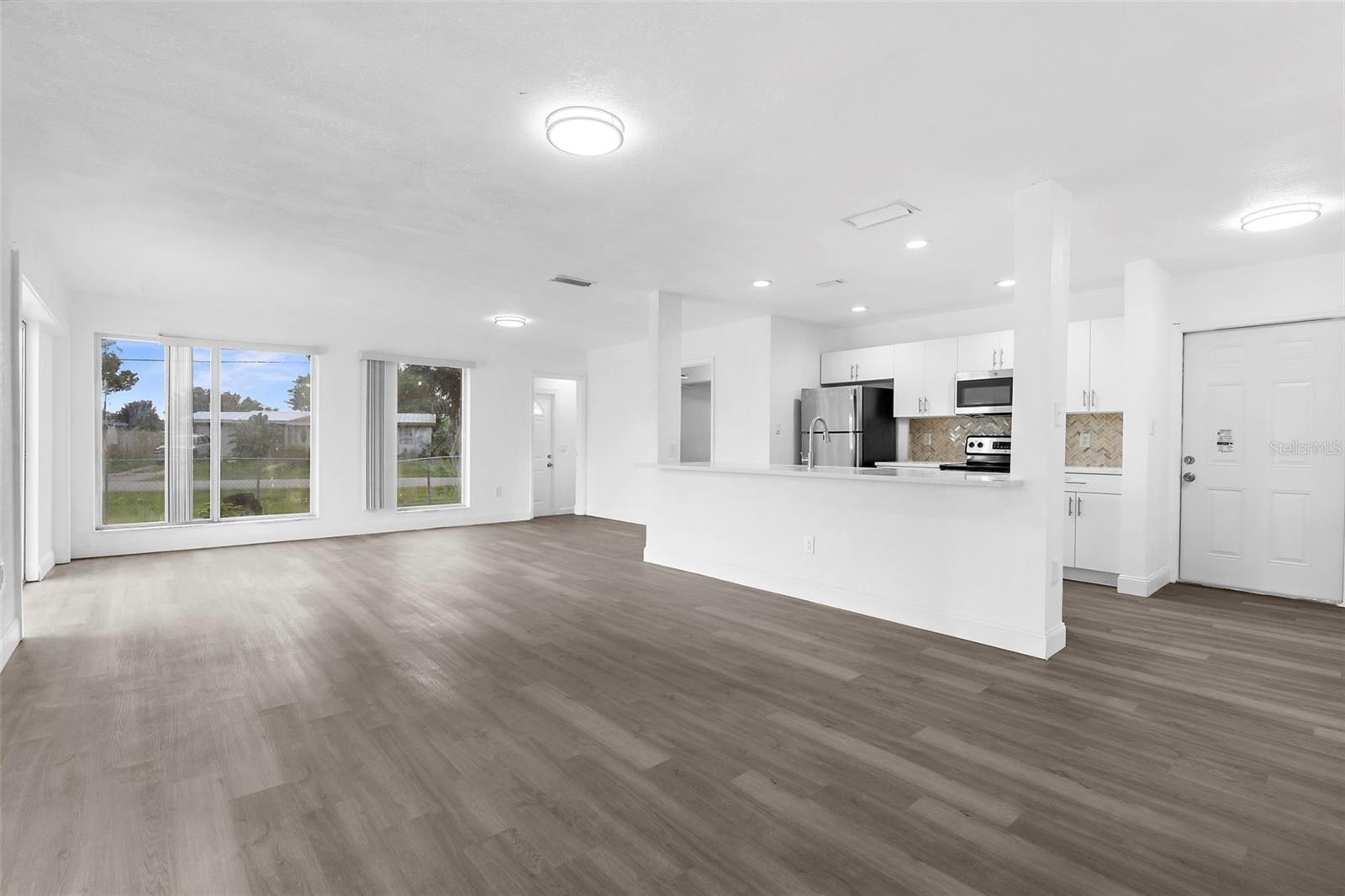 Image 8 of 26 For 21530 Glendale Avenue