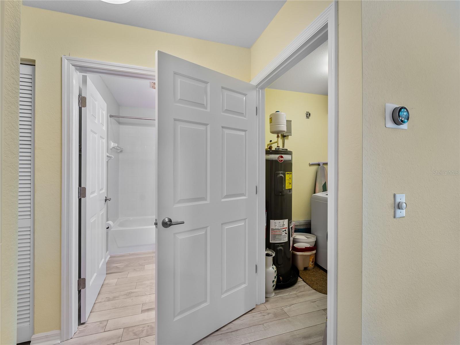 Image 30 of 57 For 1091 Live Oak  214