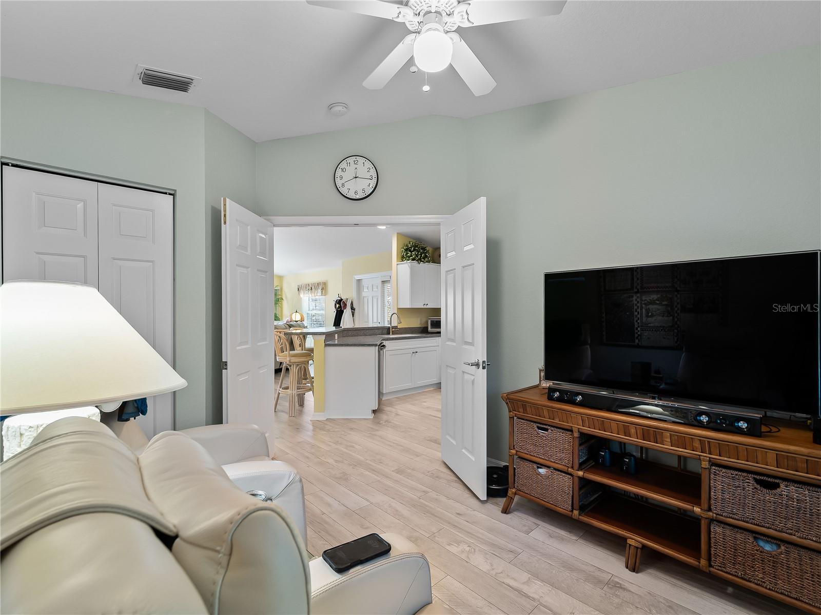 Image 32 of 57 For 1091 Live Oak  214