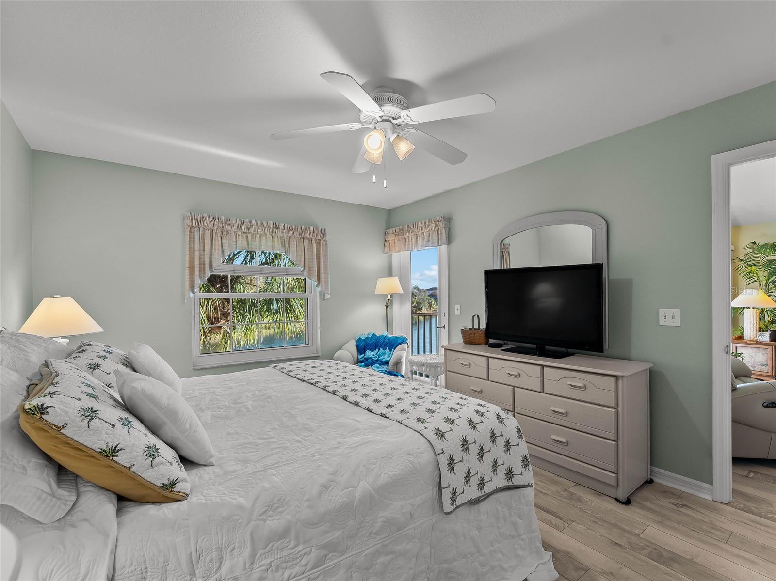 Image 34 of 57 For 1091 Live Oak  214