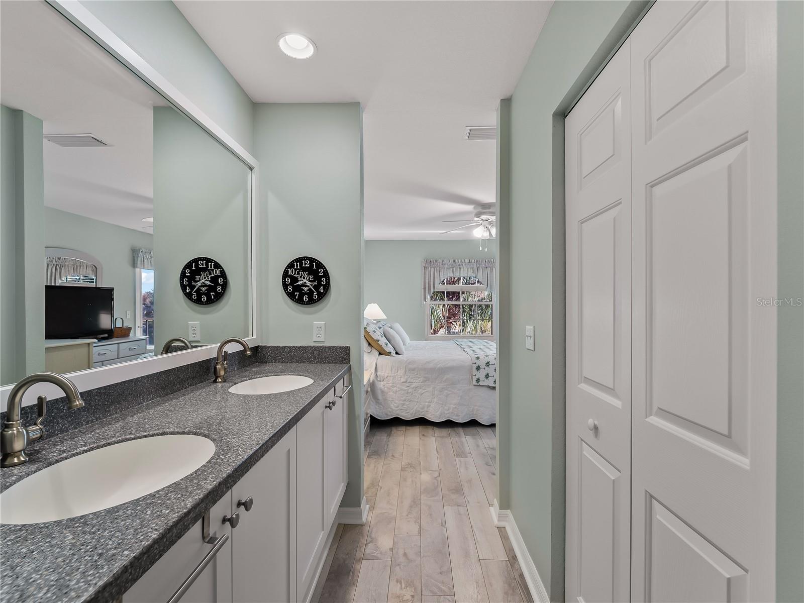 Image 39 of 57 For 1091 Live Oak  214