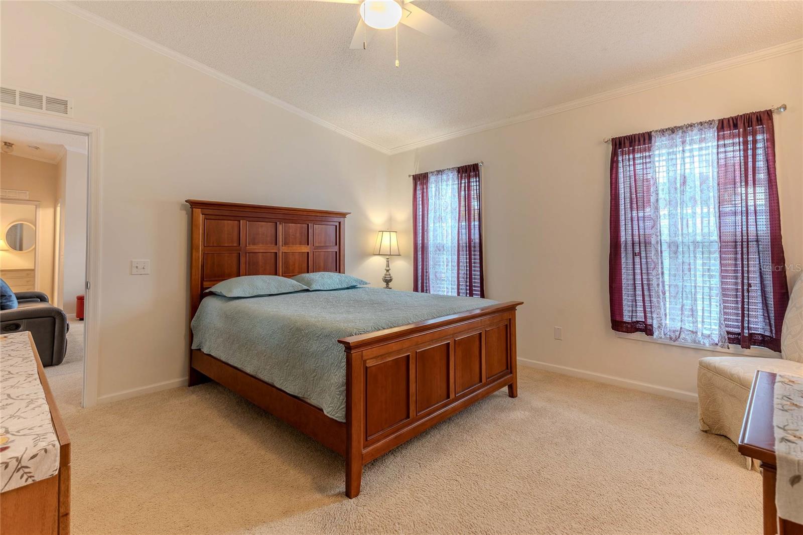 Image 16 of 70 For 2100 Kings Highway 690