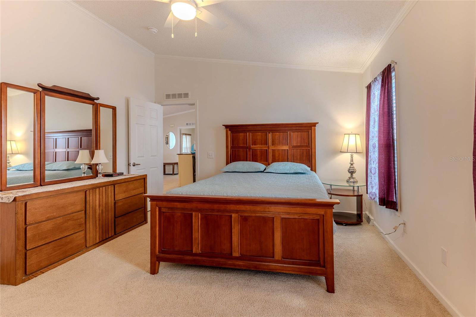 Image 17 of 70 For 2100 Kings Highway 690