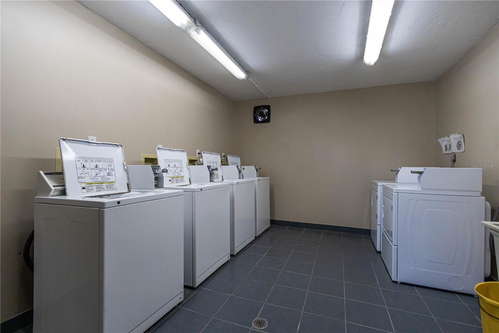 Image 62 of 70 For 2100 Kings Highway 690