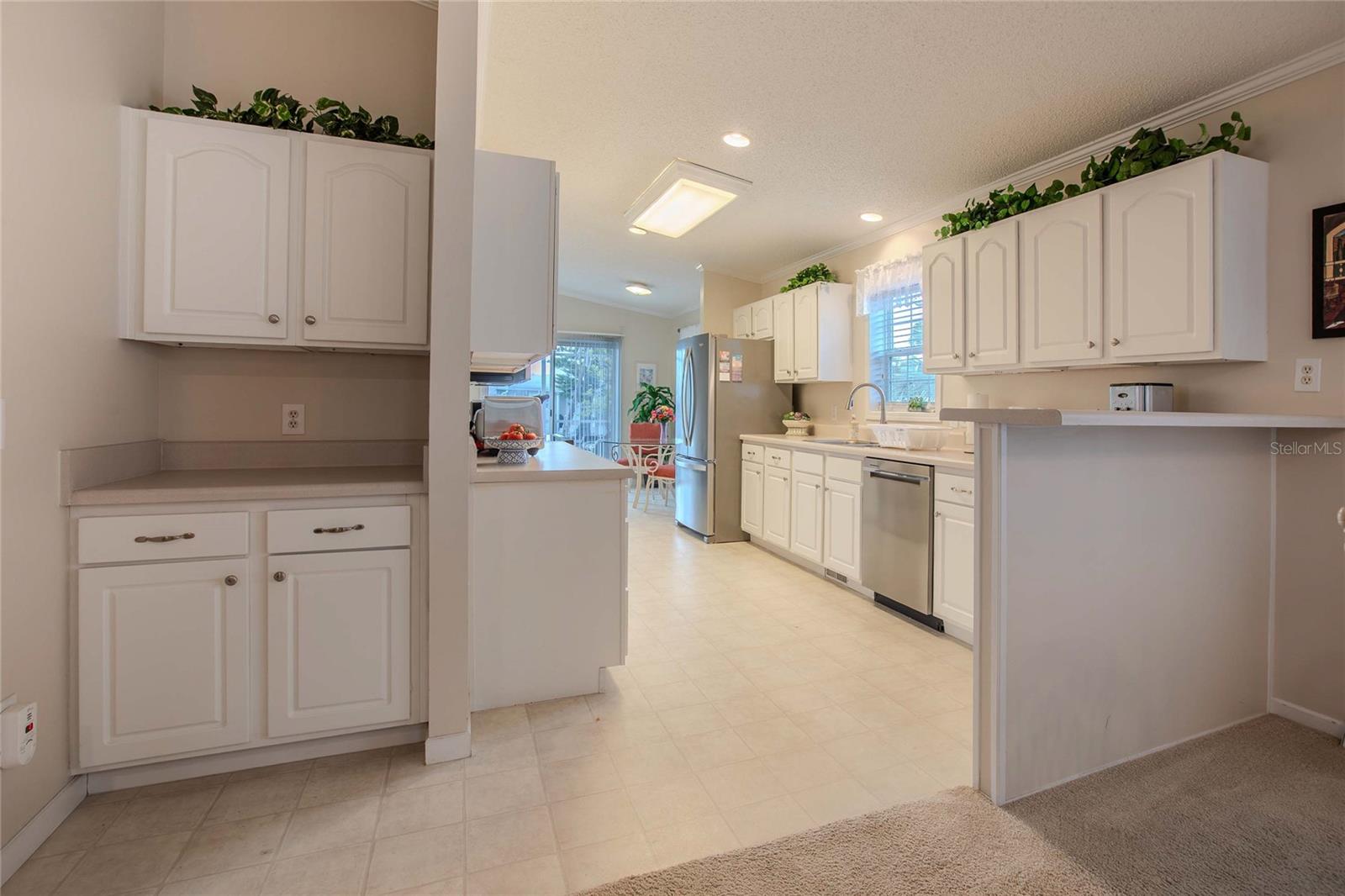 Image 8 of 70 For 2100 Kings Highway 690