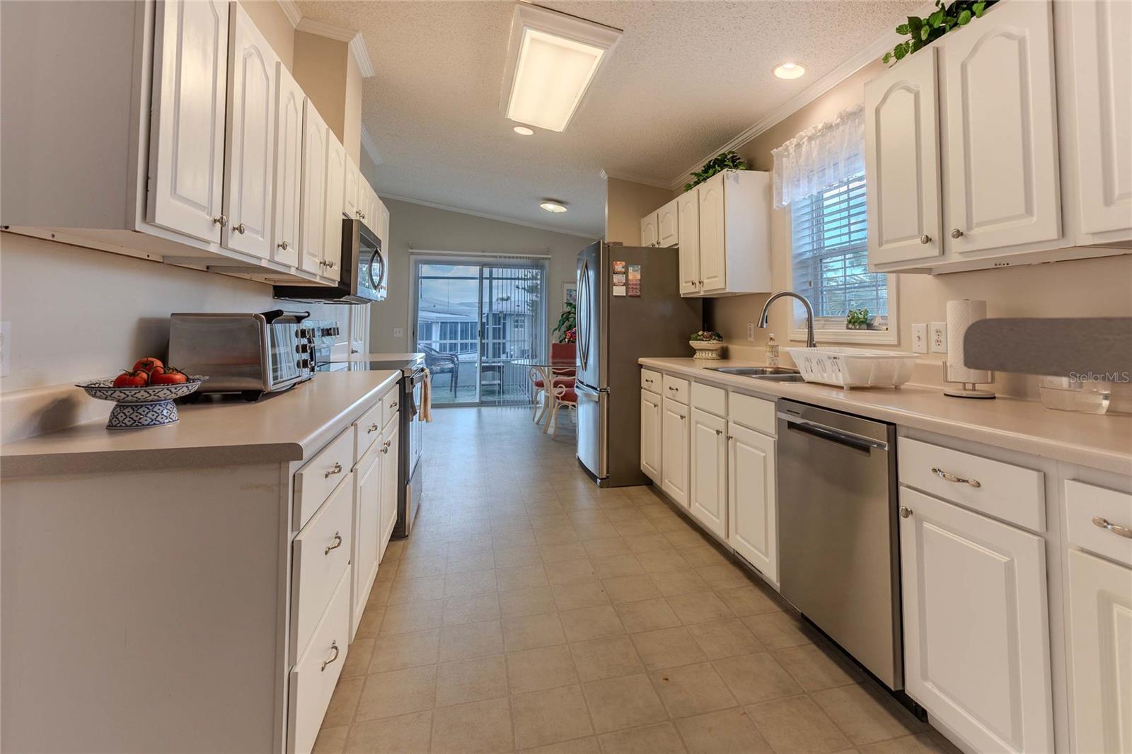 Image 9 of 70 For 2100 Kings Highway 690