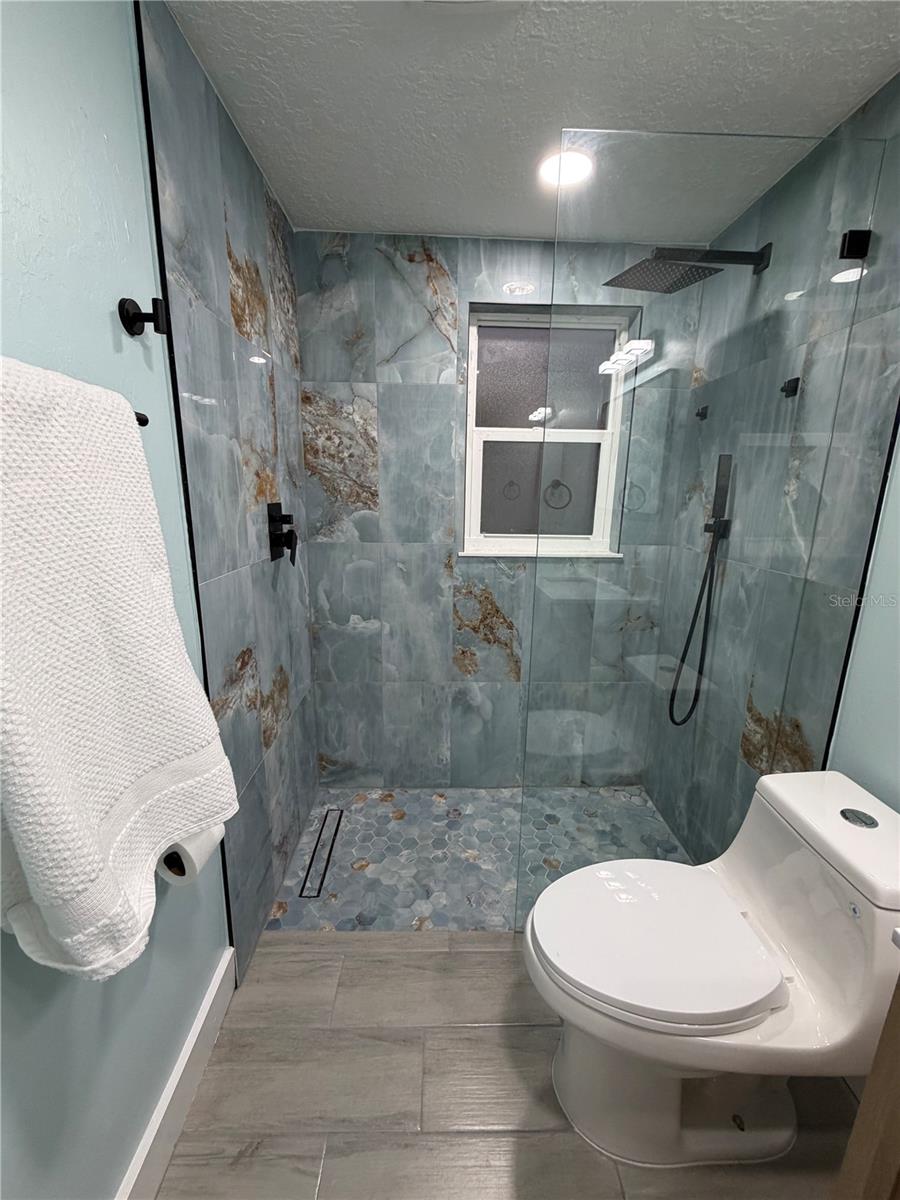 Image 11 of 20 For 14062 Palm Street E 1