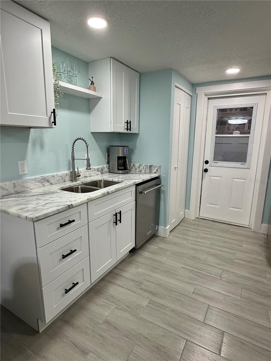 Image 3 of 20 For 14062 Palm Street E 2