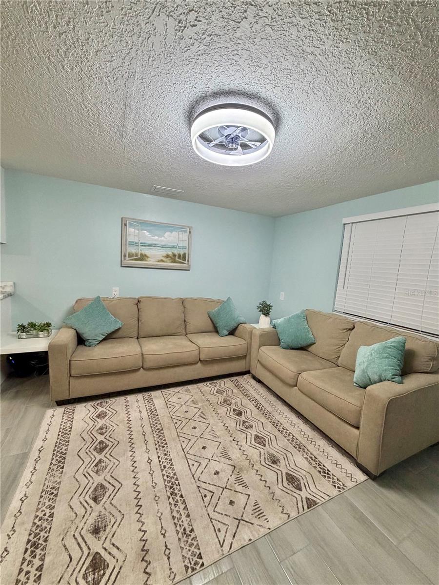 Image 6 of 20 For 14062 Palm Street E 2