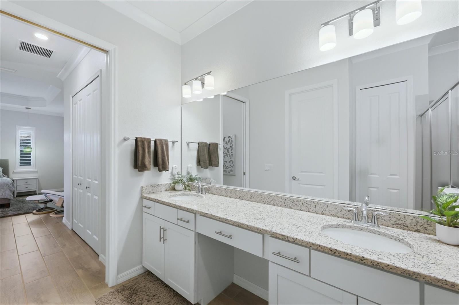 Image 28 of 100 For 14896 Redbud Lane