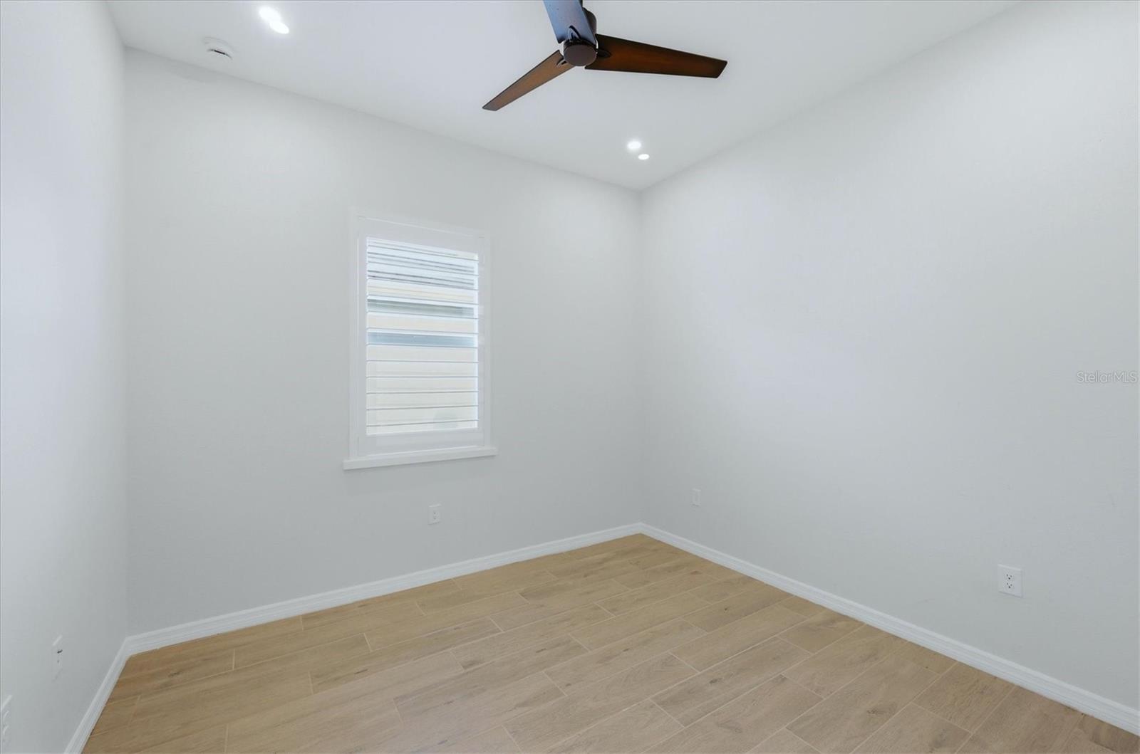 Image 31 of 100 For 14896 Redbud Lane