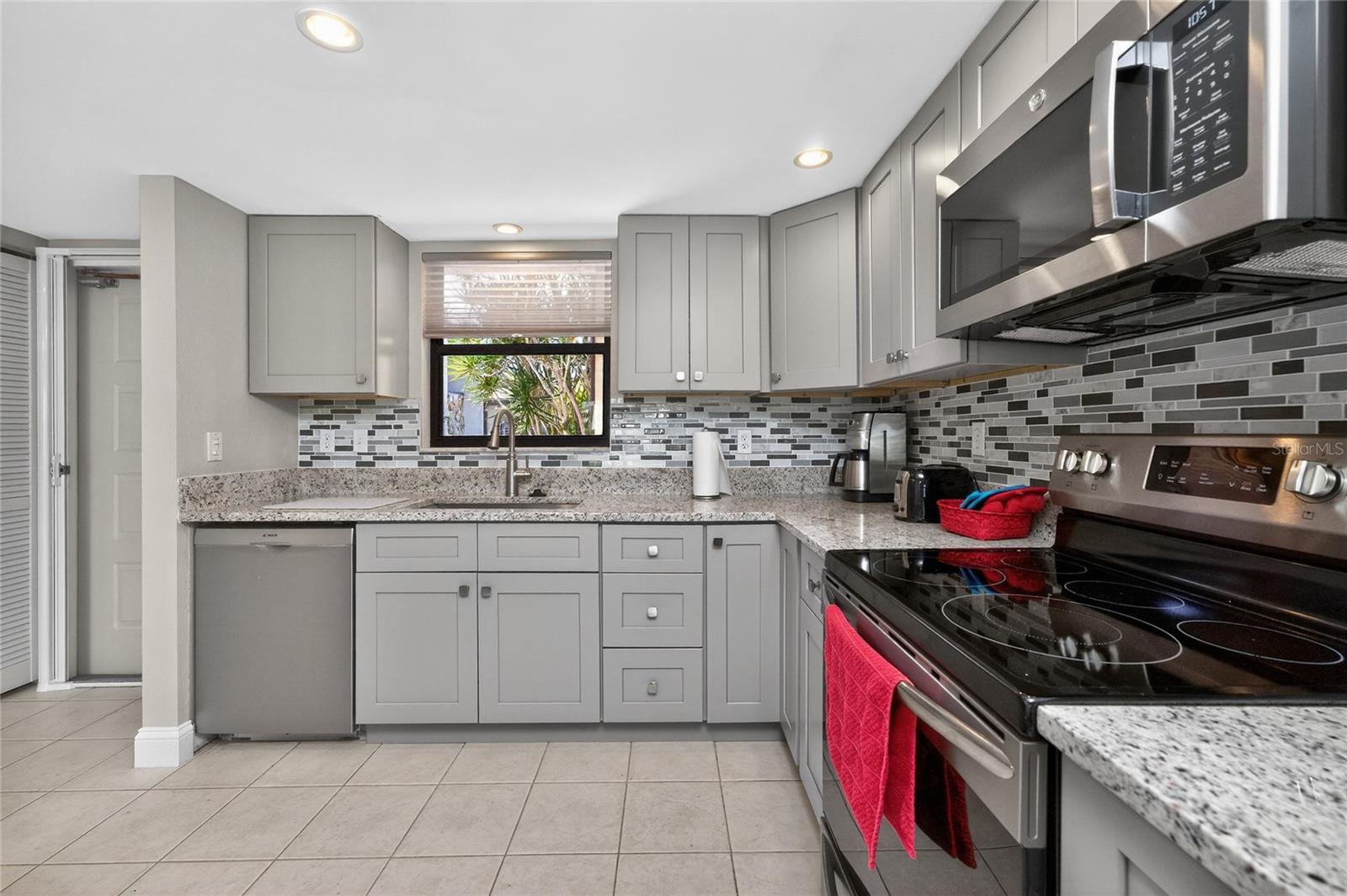 Image 11 of 60 For 3670 Bal Harbor Boulevard 1f