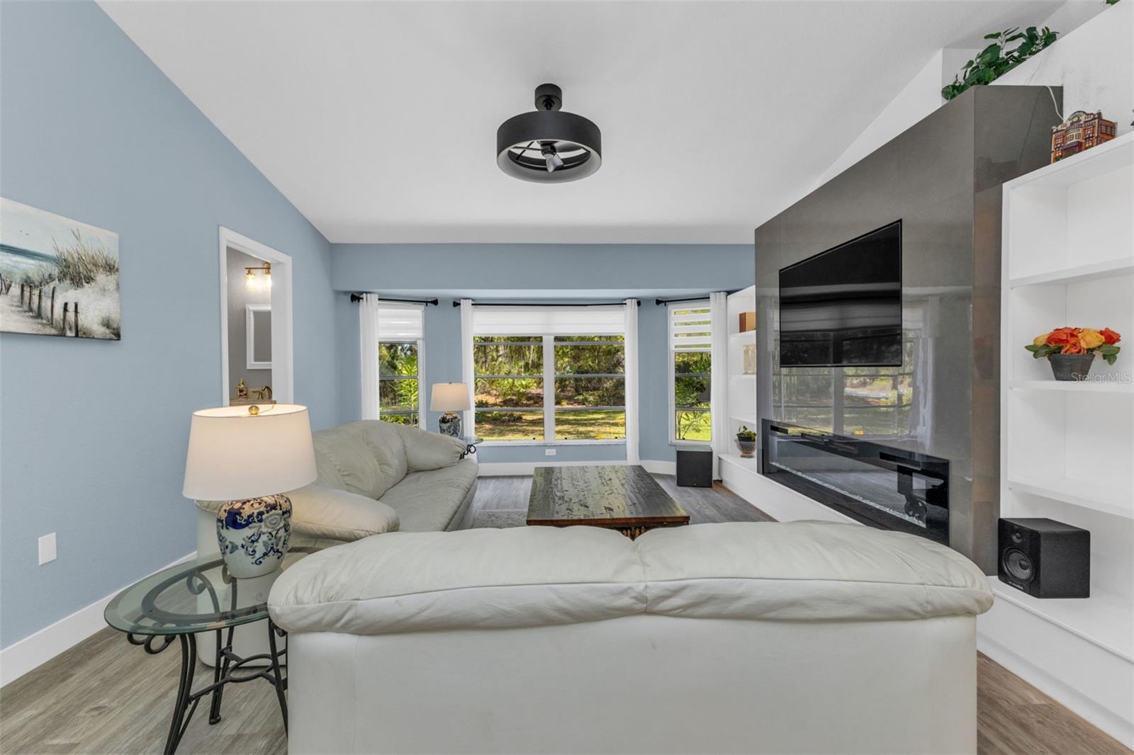 Image 16 of 55 For 15555 Maynard Avenue