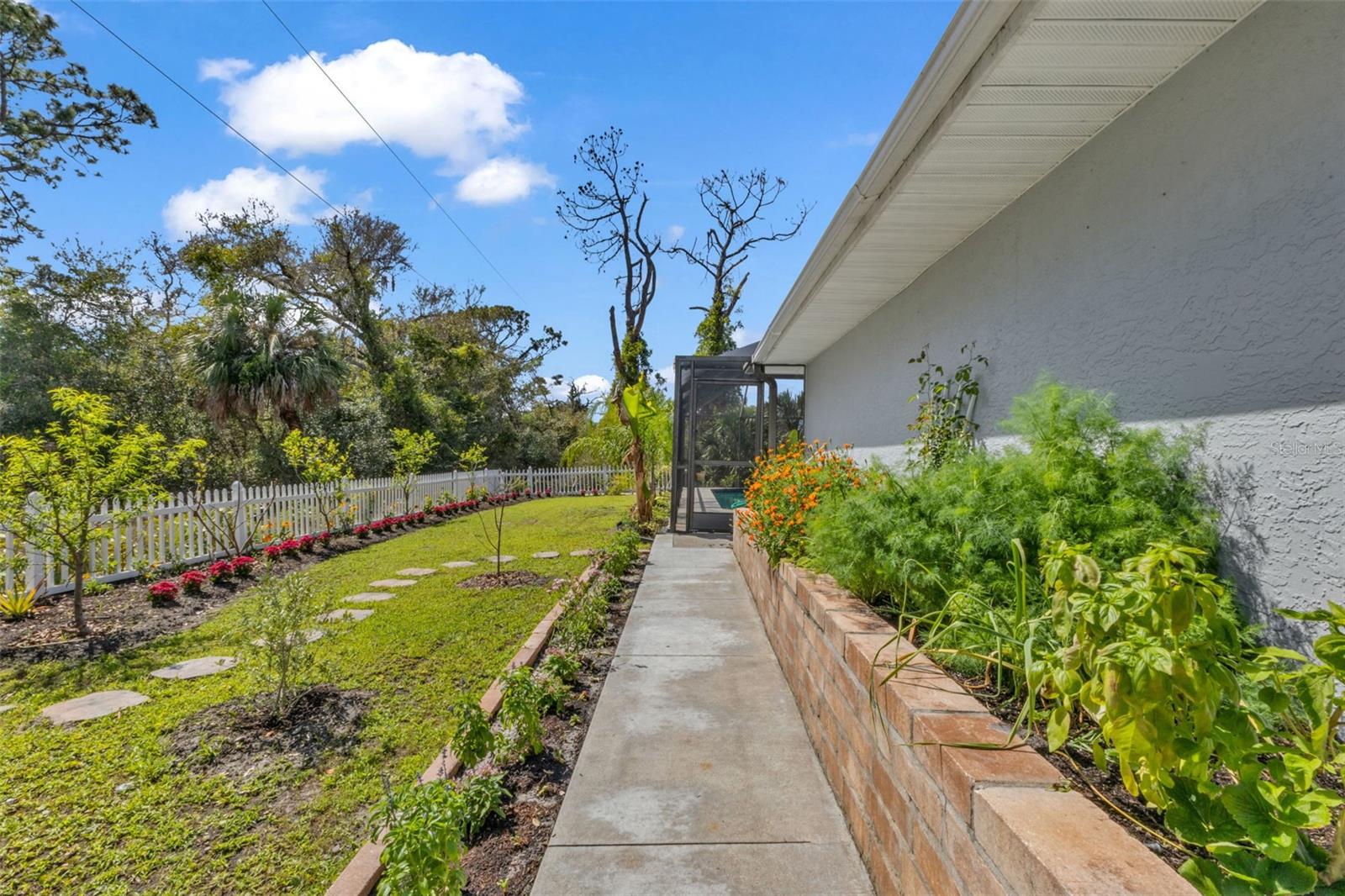 Image 38 of 55 For 15555 Maynard Avenue