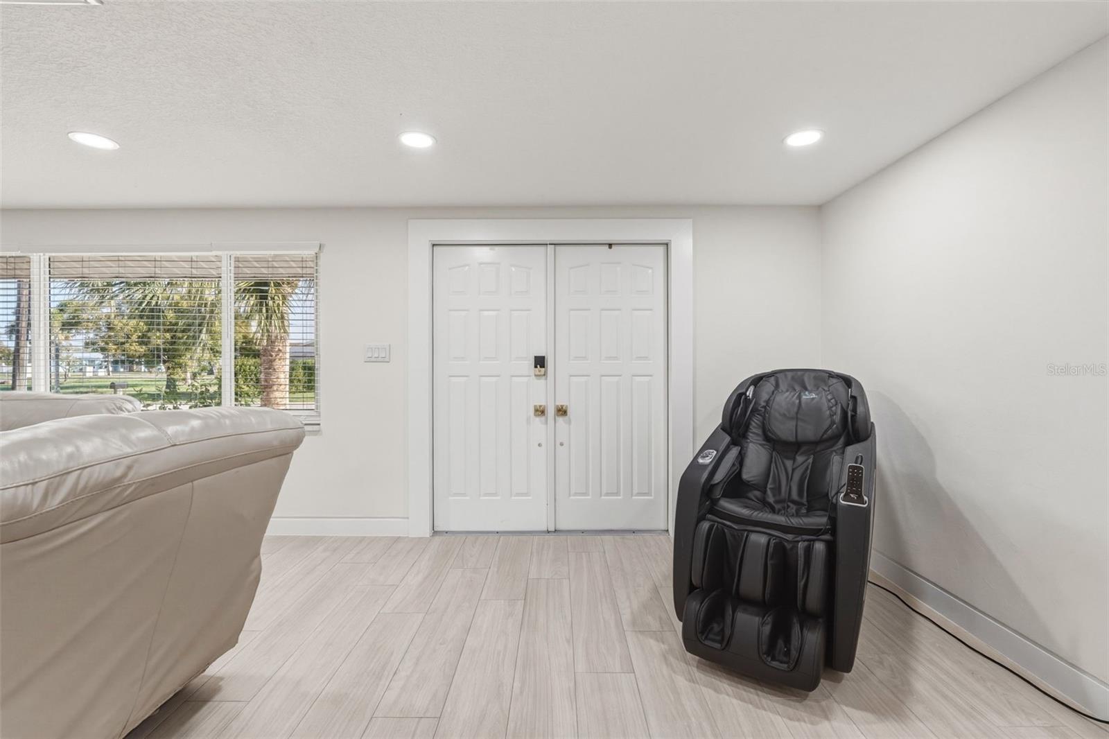 Image 10 of 56 For 105 Leland Street Se