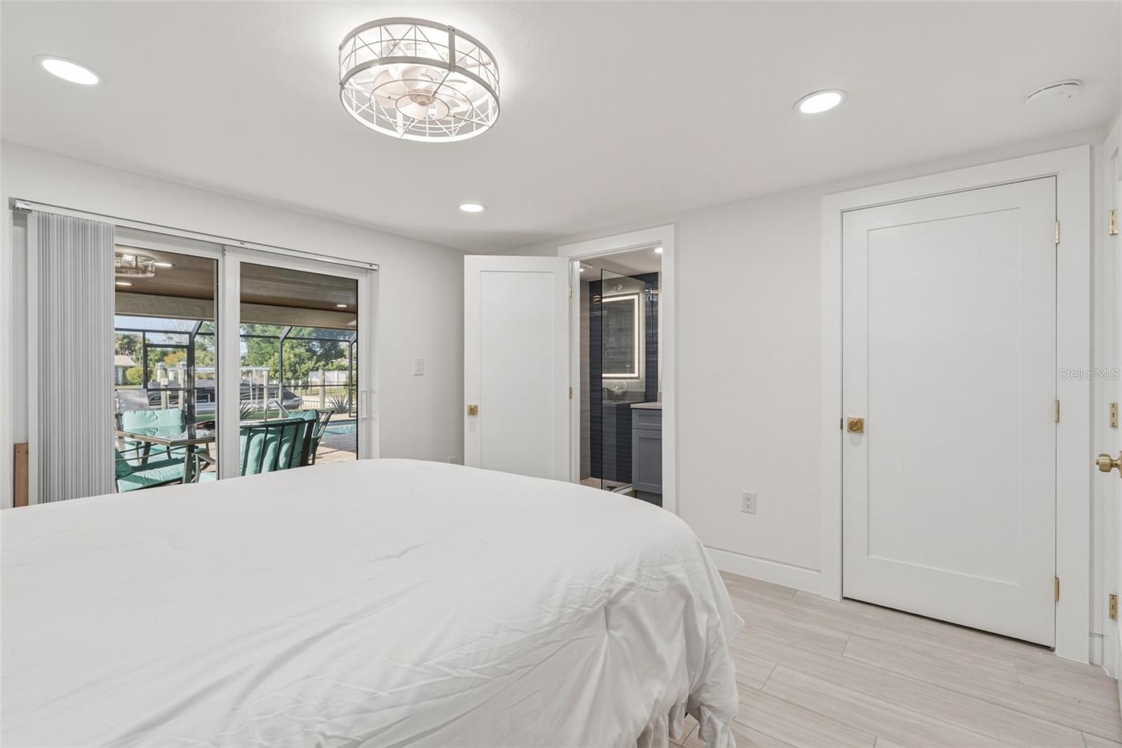 Image 18 of 56 For 105 Leland Street Se