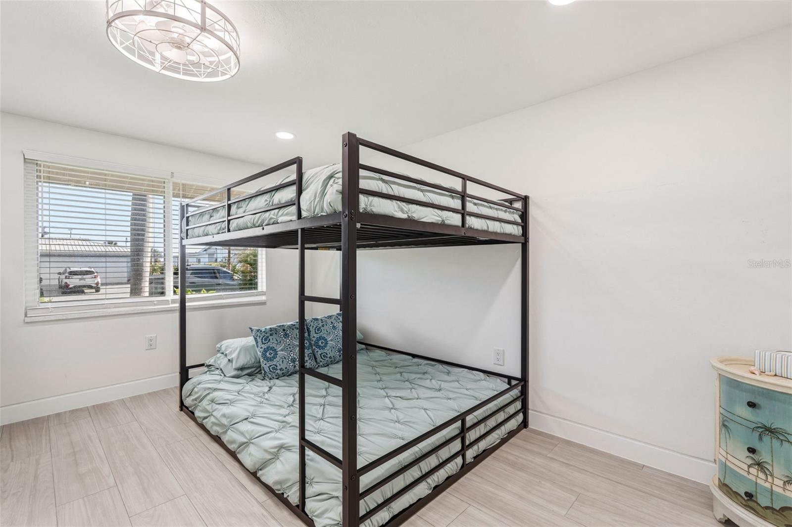 Image 20 of 56 For 105 Leland Street Se