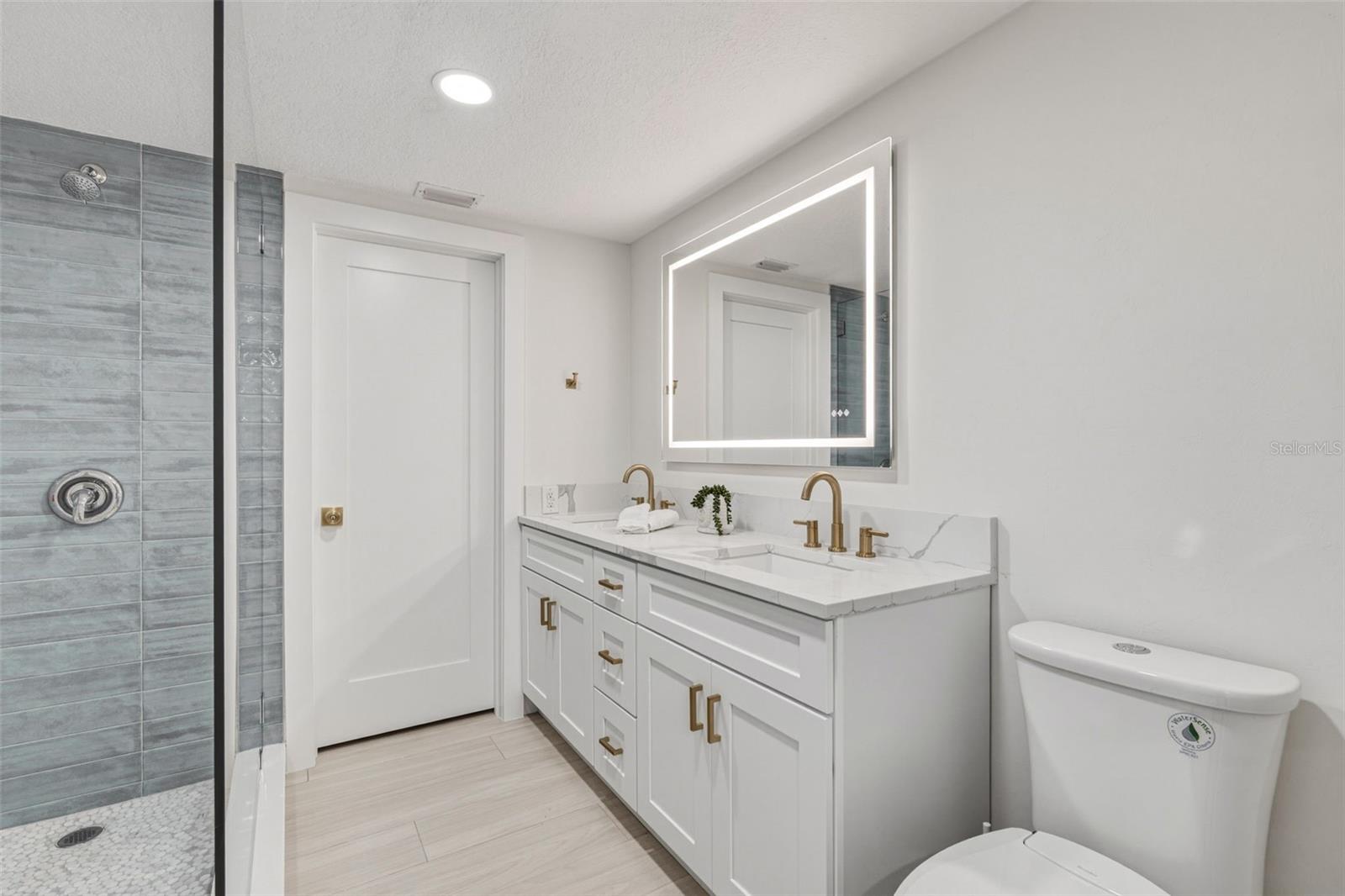 Image 32 of 56 For 105 Leland Street Se