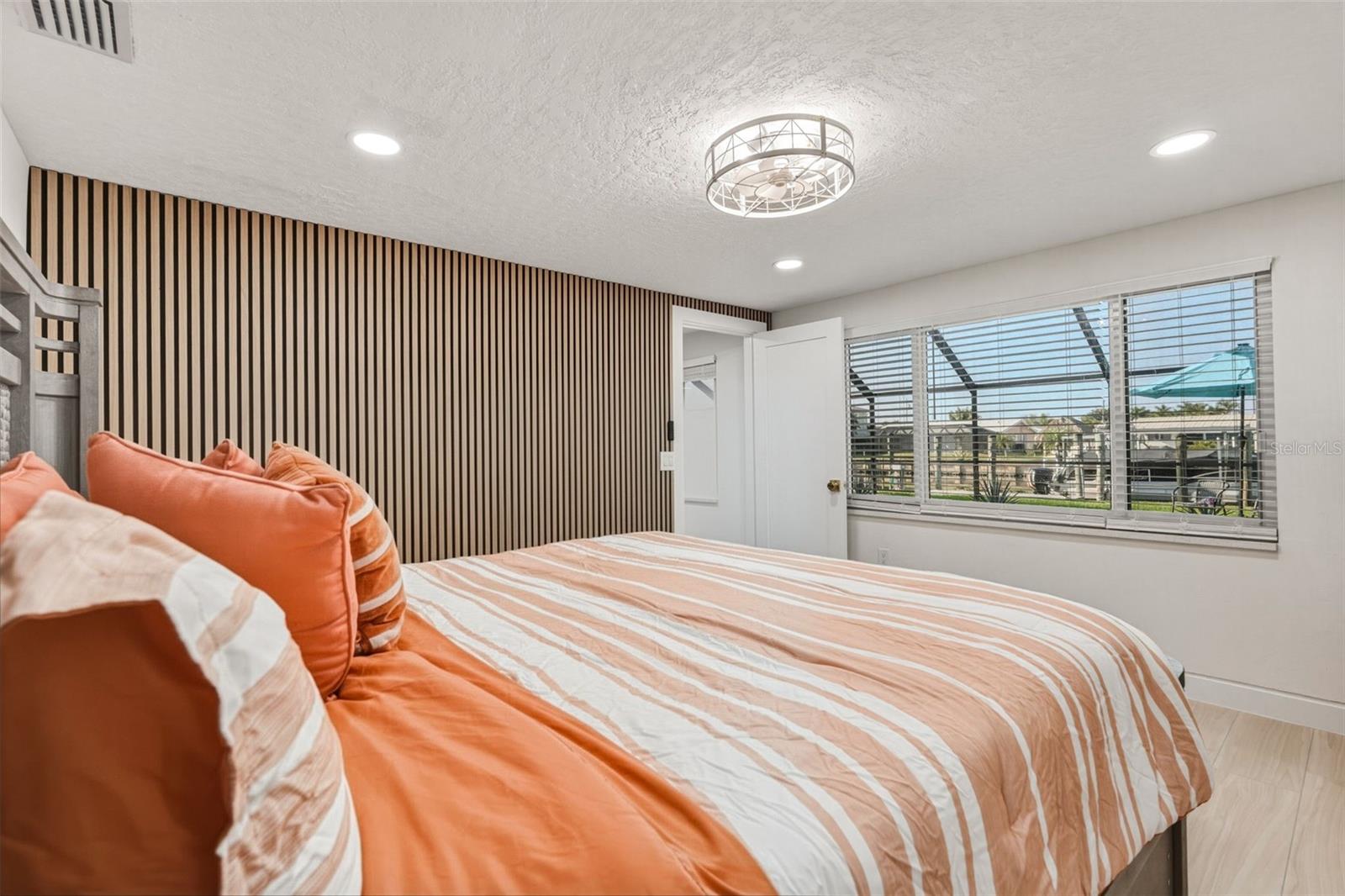 Image 35 of 56 For 105 Leland Street Se