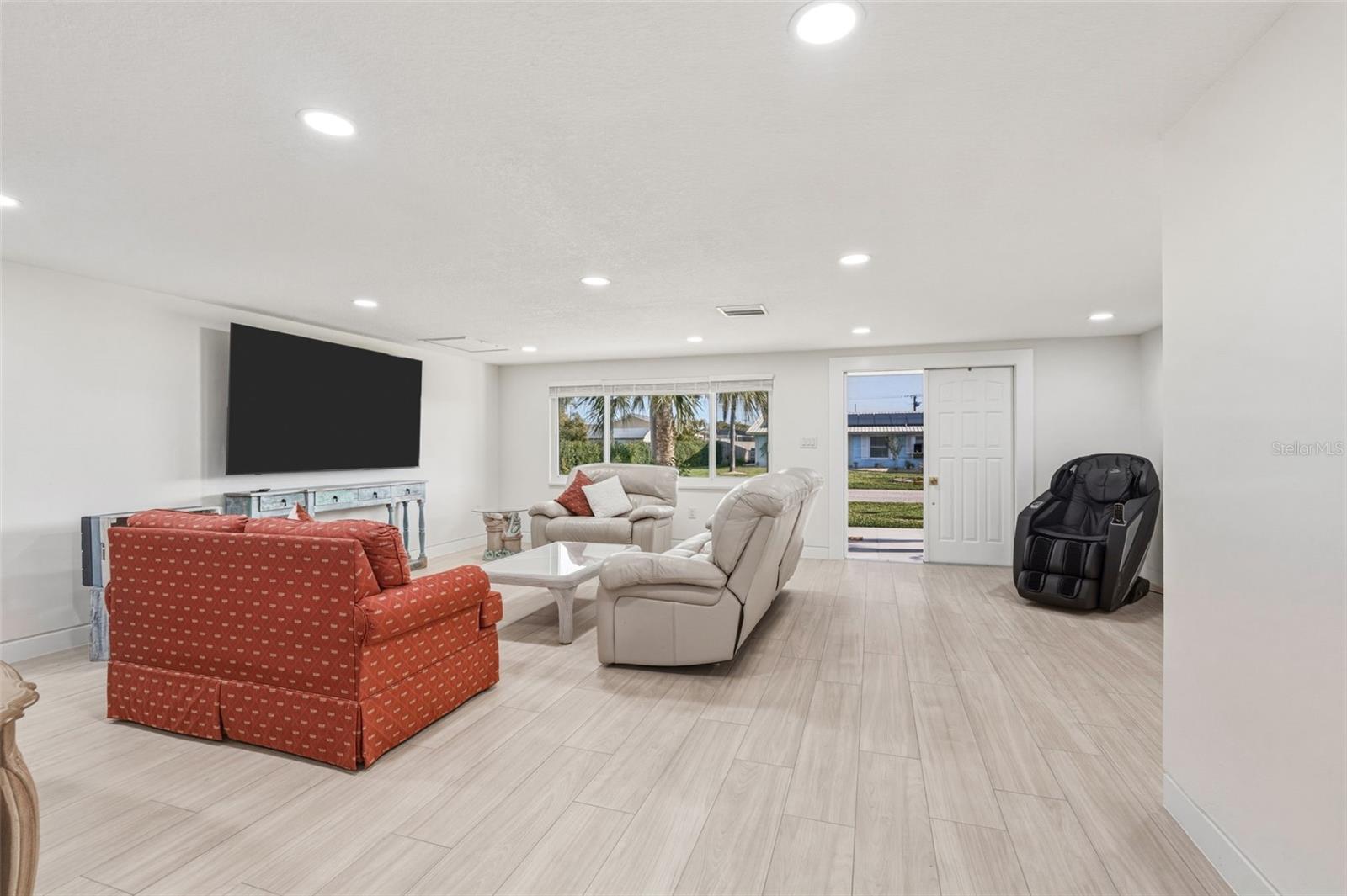 Image 36 of 56 For 105 Leland Street Se