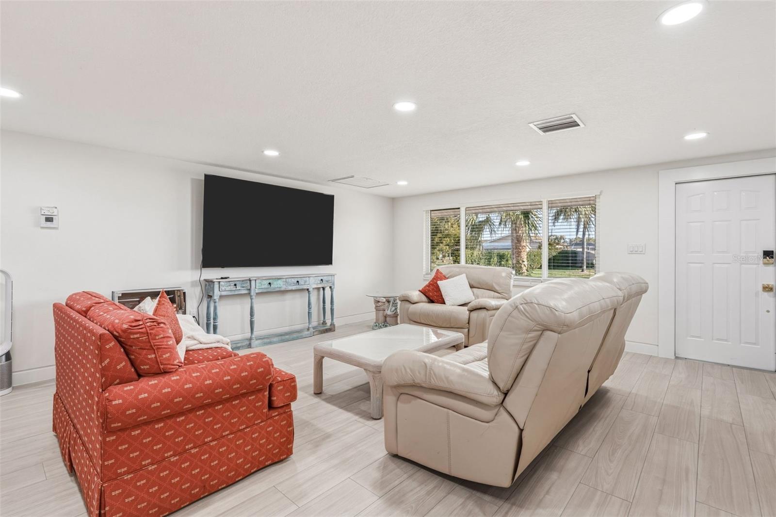 Image 8 of 56 For 105 Leland Street Se