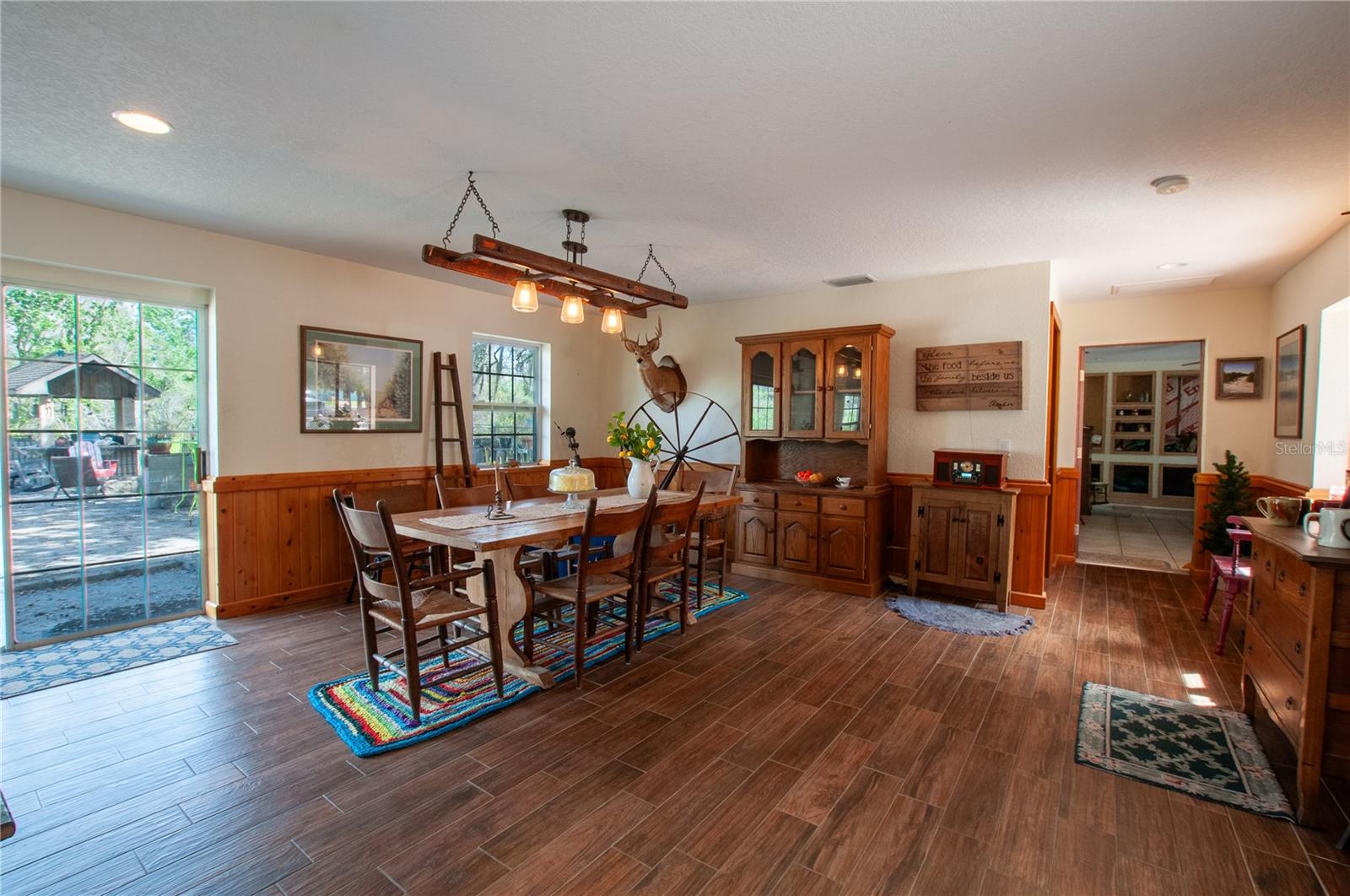 Image 11 of 29 For 2827 Creekwood Terrace