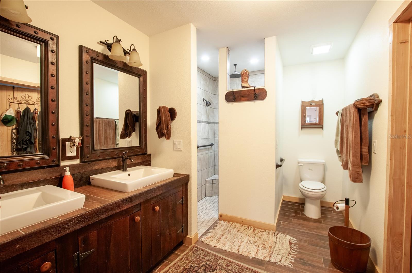 Image 22 of 29 For 2827 Creekwood Terrace