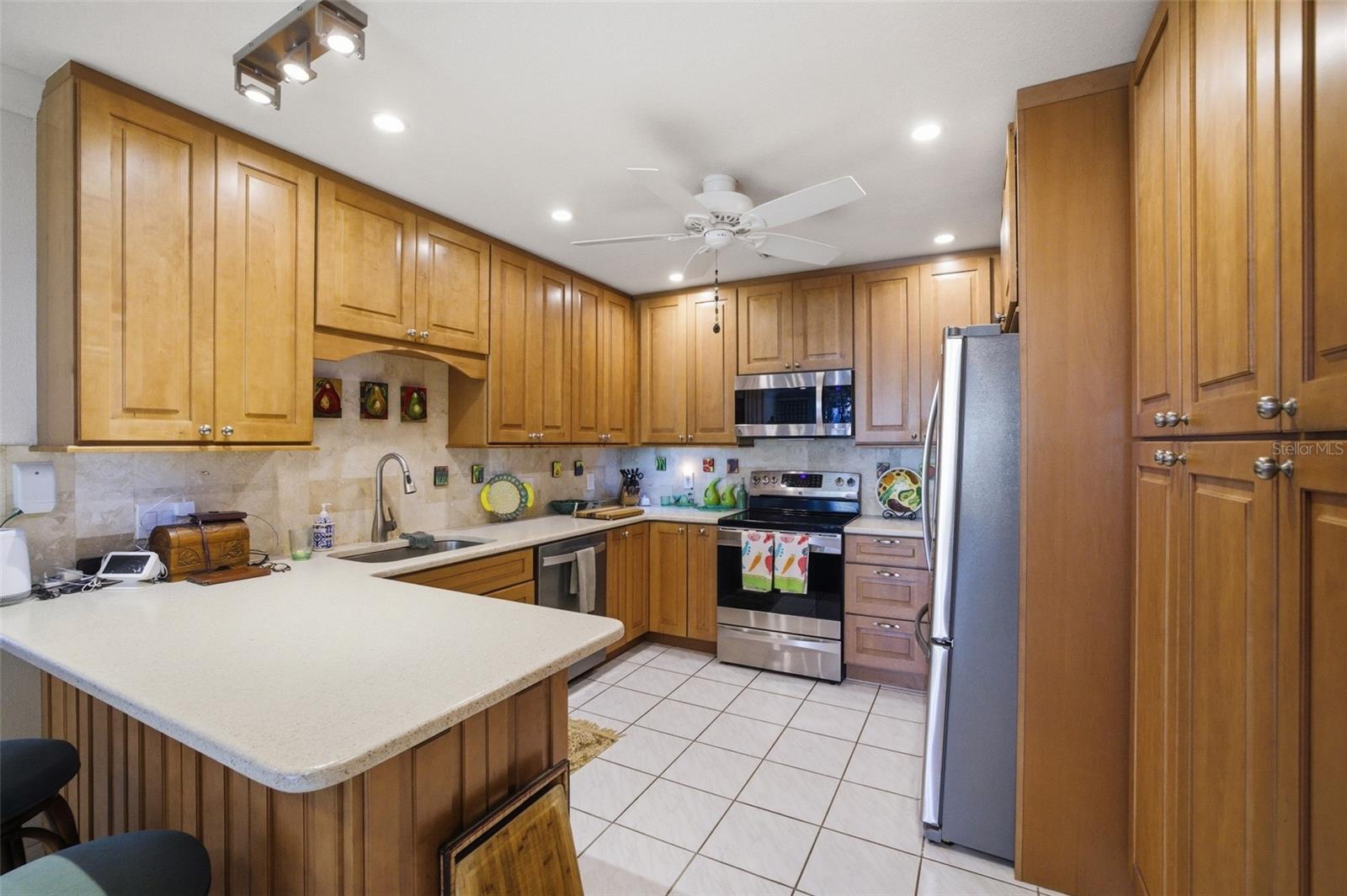 Image 4 of 34 For 3220 Southshore Drive 23a