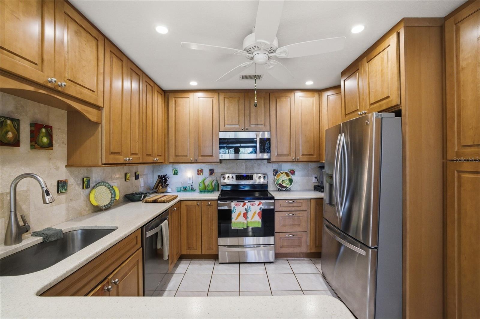 Image 5 of 34 For 3220 Southshore Drive 23a