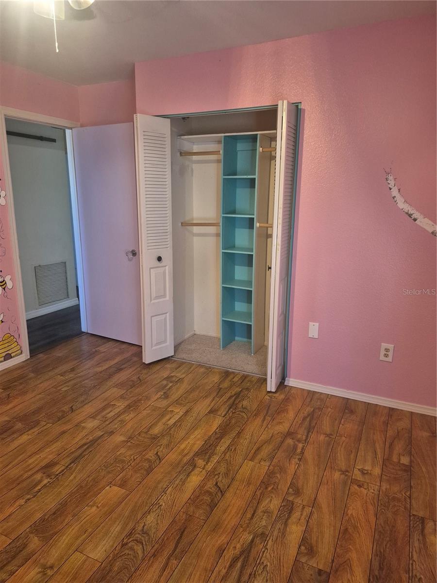 Image 18 of 27 For 5858 Kenwood Drive