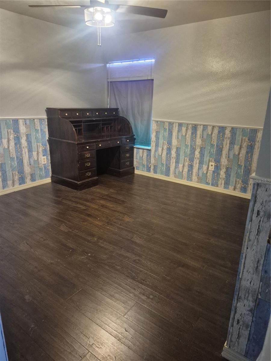 Image 19 of 27 For 5858 Kenwood Drive