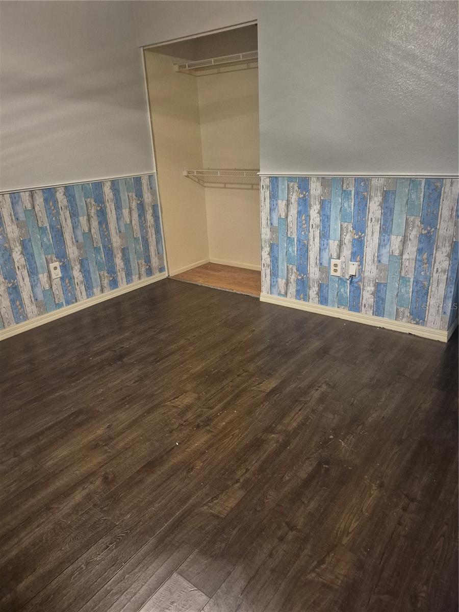 Image 20 of 27 For 5858 Kenwood Drive