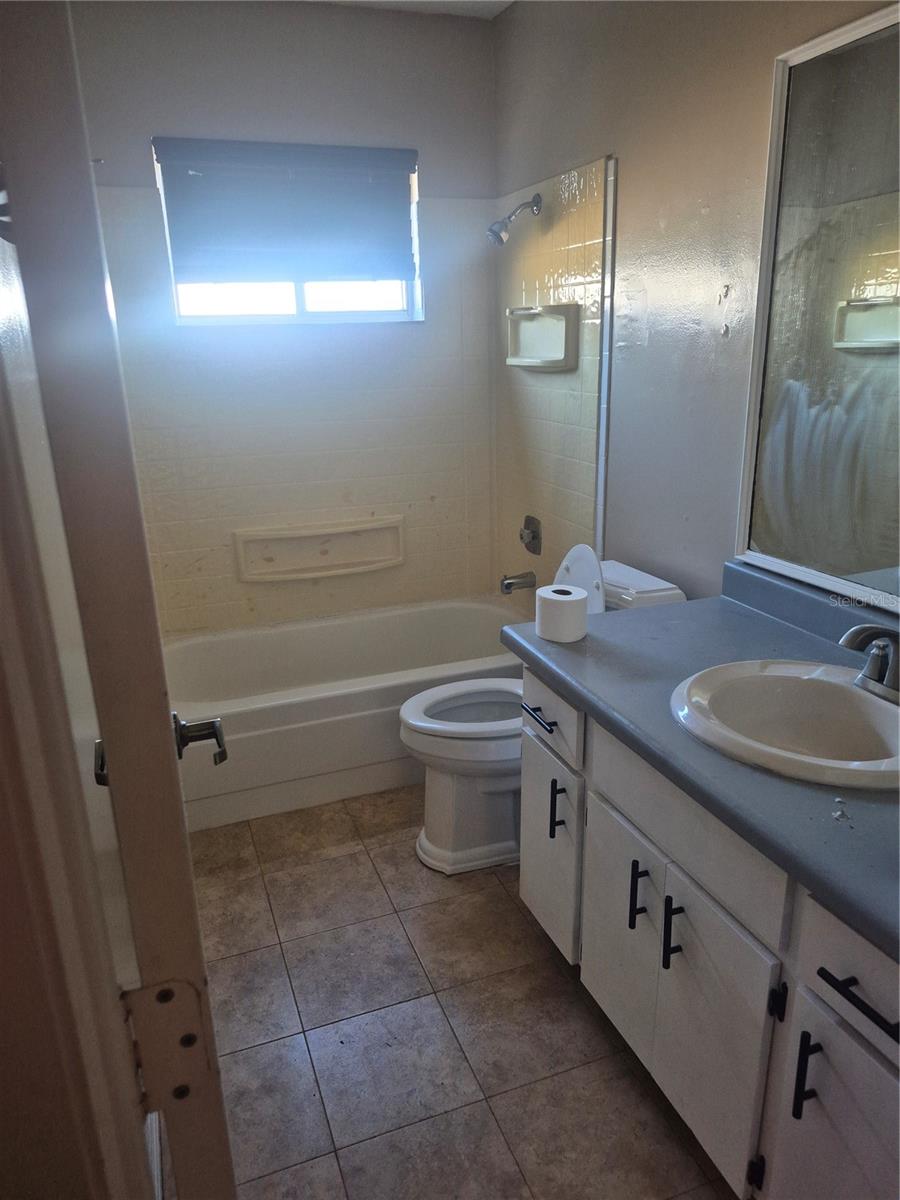 Image 21 of 27 For 5858 Kenwood Drive