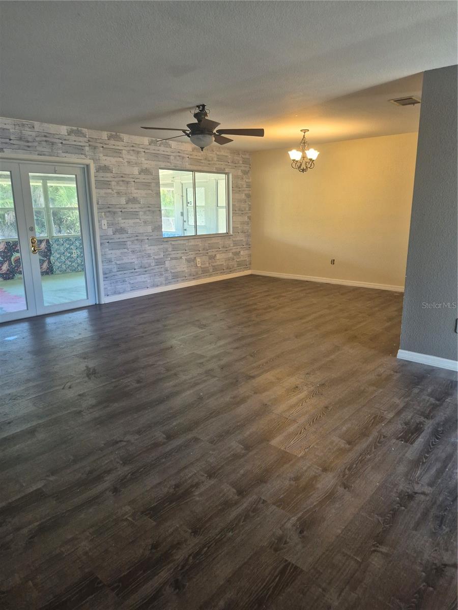 Image 7 of 27 For 5858 Kenwood Drive