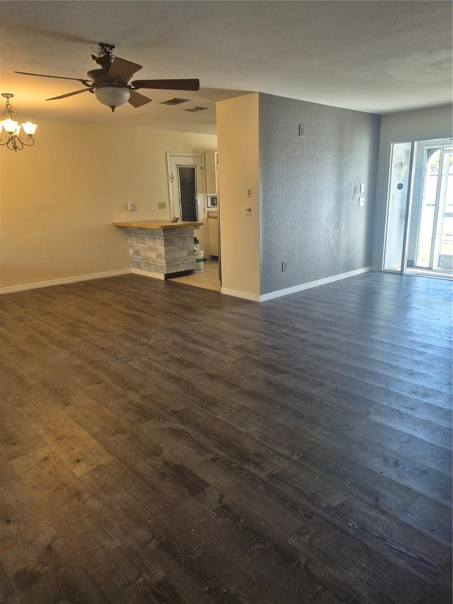 Image 9 of 27 For 5858 Kenwood Drive