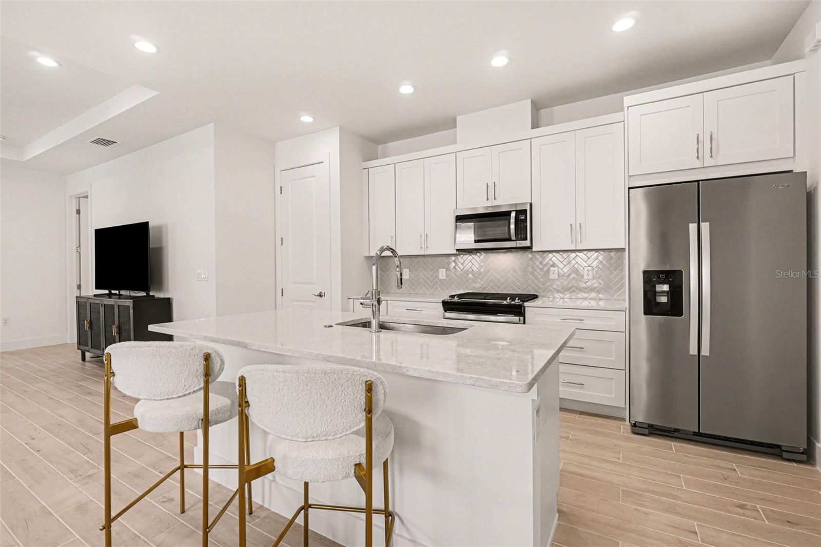 Image 6 of 77 For 44283 Panther Drive