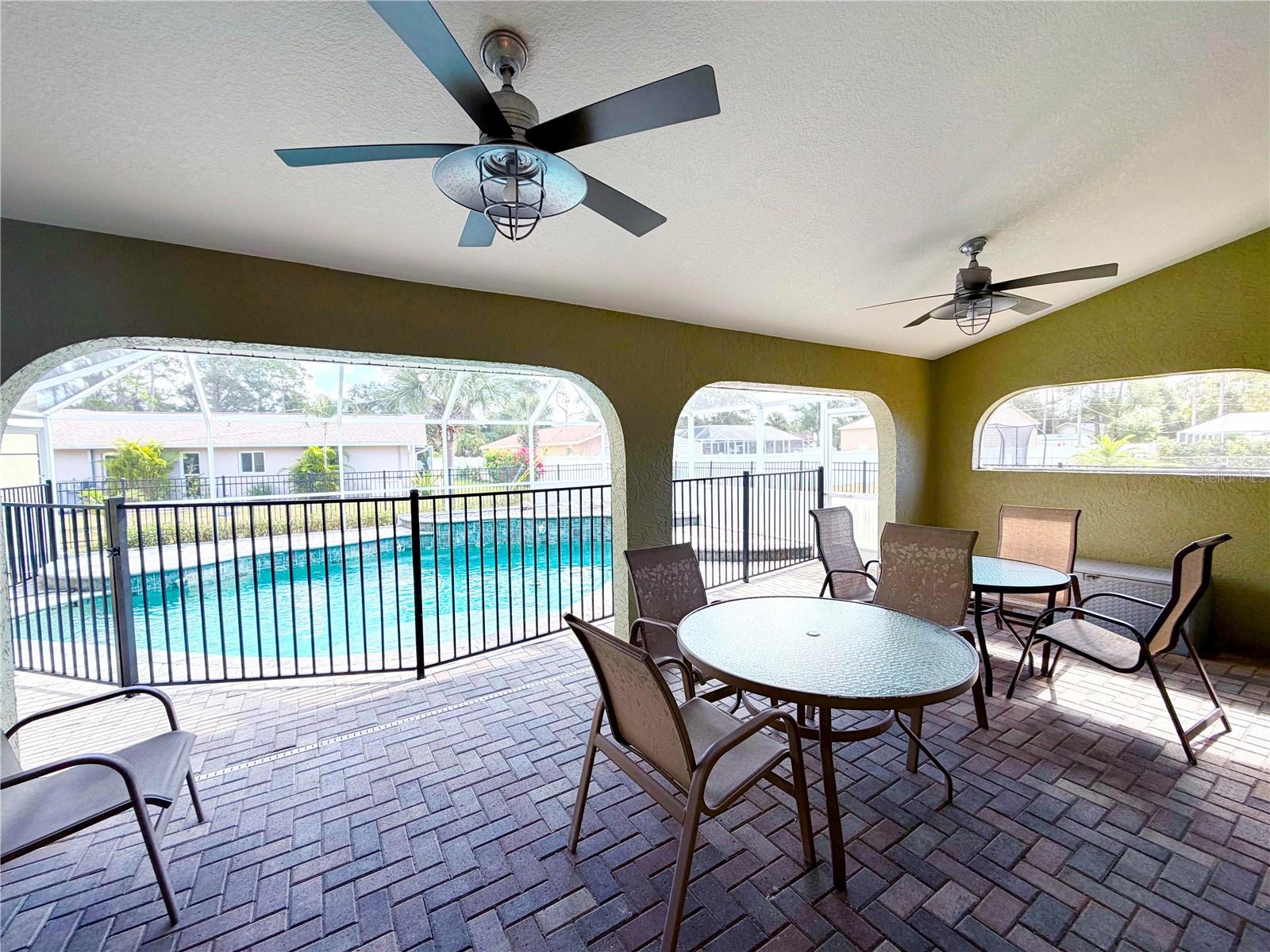 Image 4 of 31 For 1186 Sandy Street